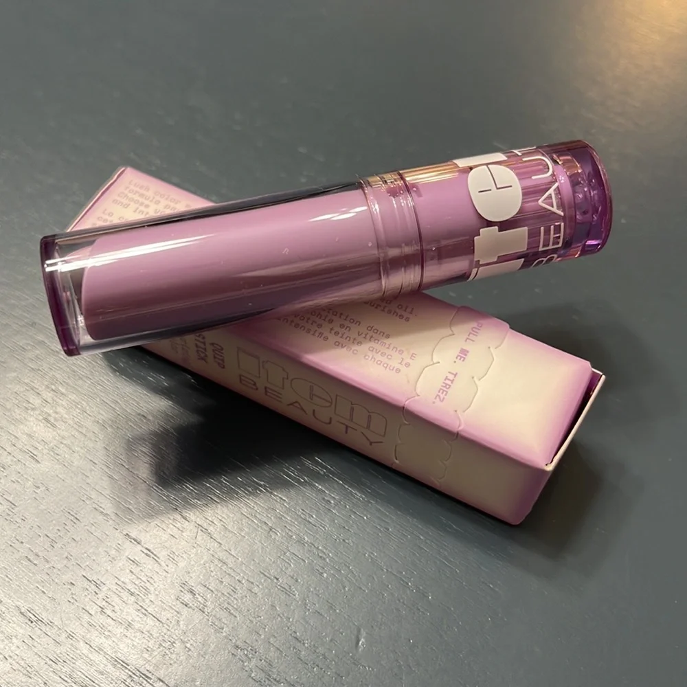 ITEM BEAUTY By Addison Rae Quip Stick Moisturizer Lip Color in Feels